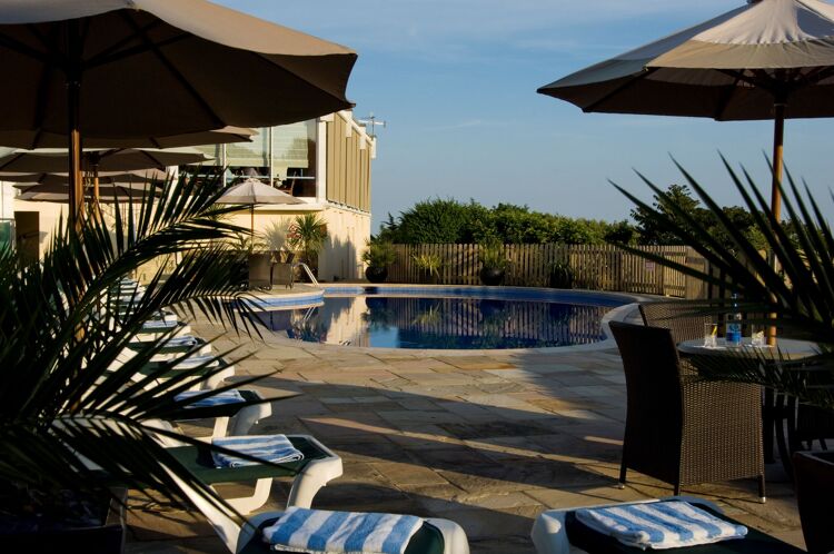 Pool & exterior