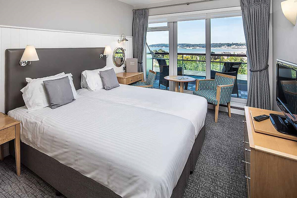 Seafacing & balcony room