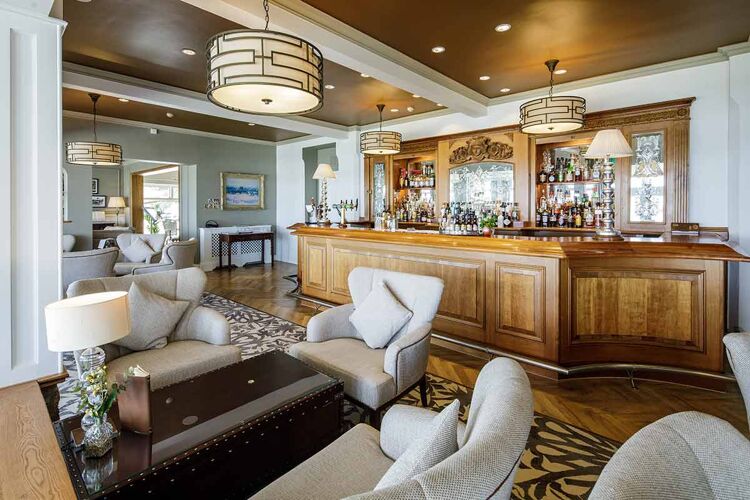 Cocktail bar