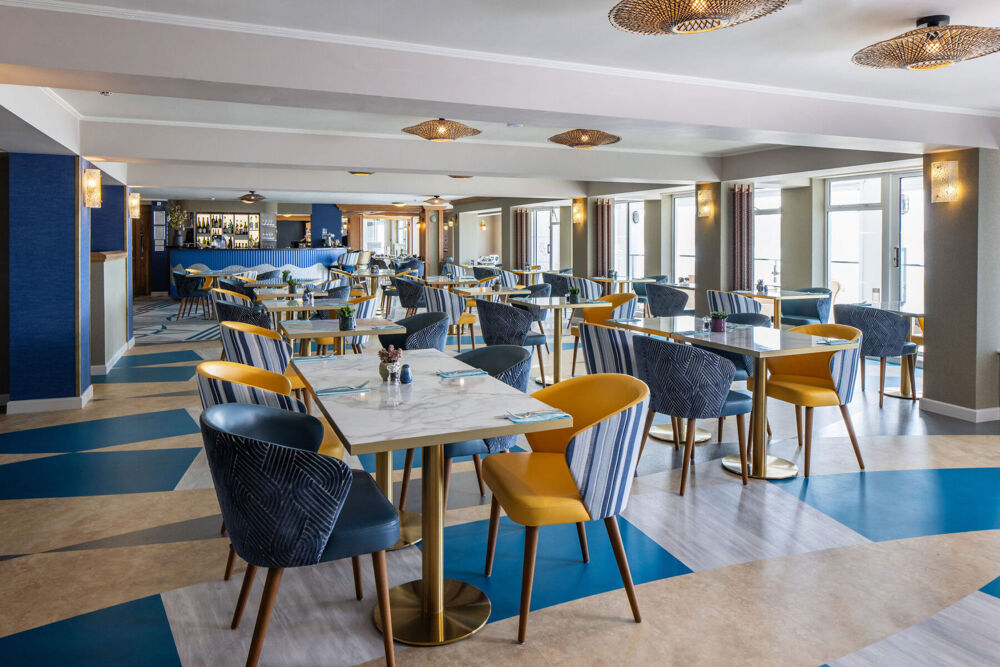 La Brise Kitchen, Bar & Coffee Shop