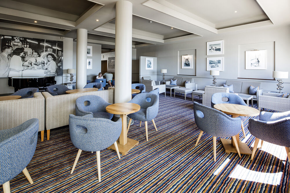 Lobby Bar
