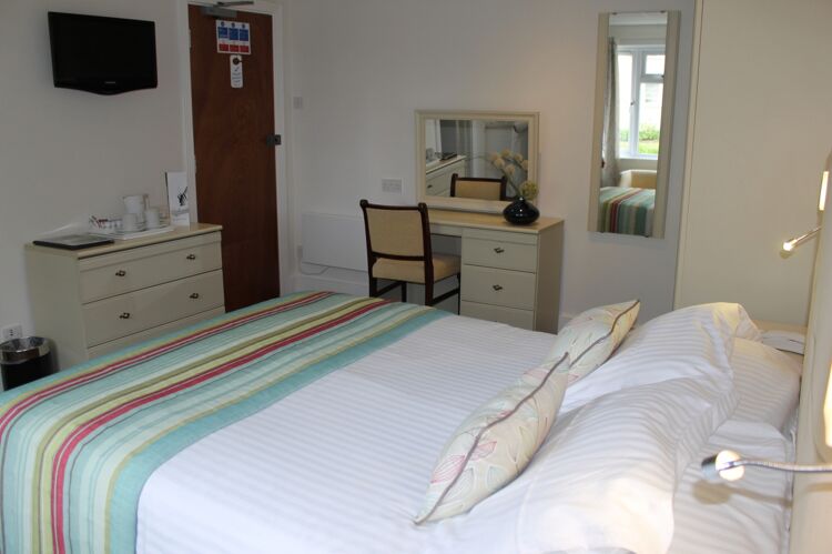Standard double bedroom