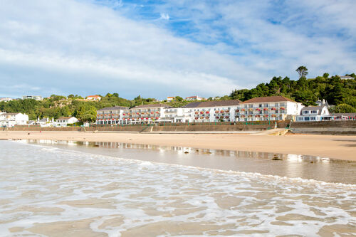 Exterior and beach