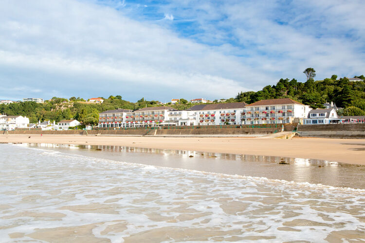 Exterior and beach