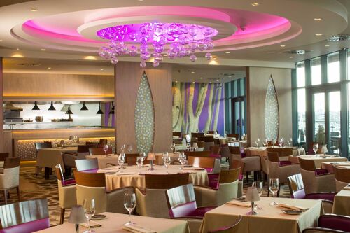 Restaurant - indoor dining