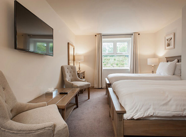 Twin bed room