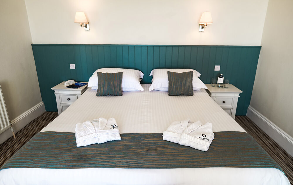 Sea view & balcony room