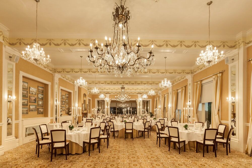 Regency room dining