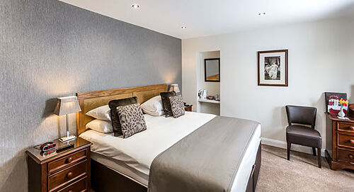 Standard double bedroom