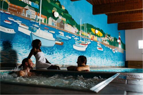 Pool and jacuzzi