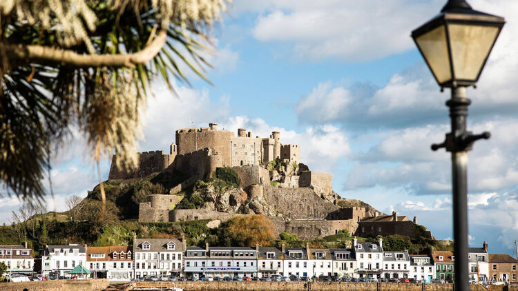Mont Orguil and hotel